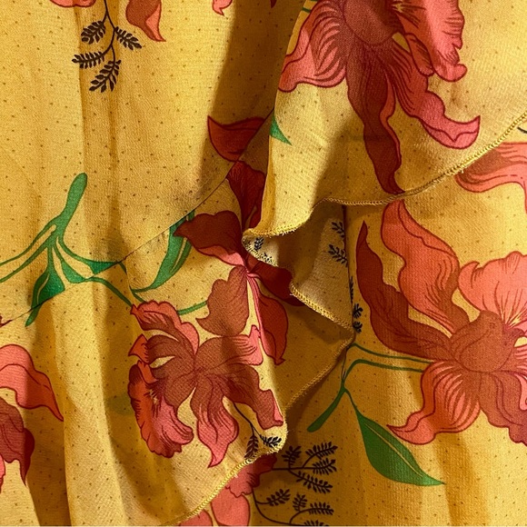 Missguided Floral Ruffle Wrap Dress - Picture 4 of 9